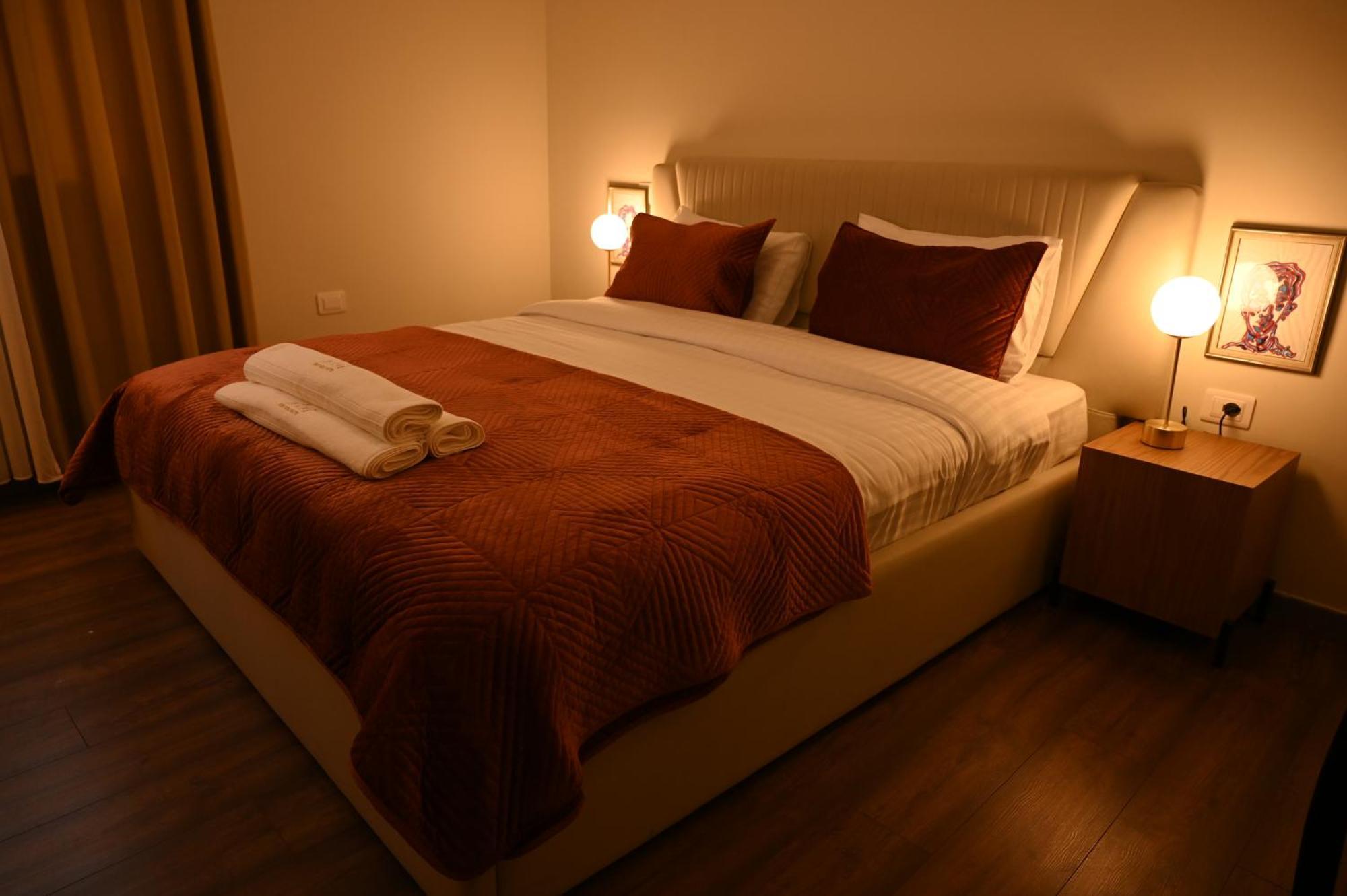 Niche Boutique Hotel Tirana Esterno foto