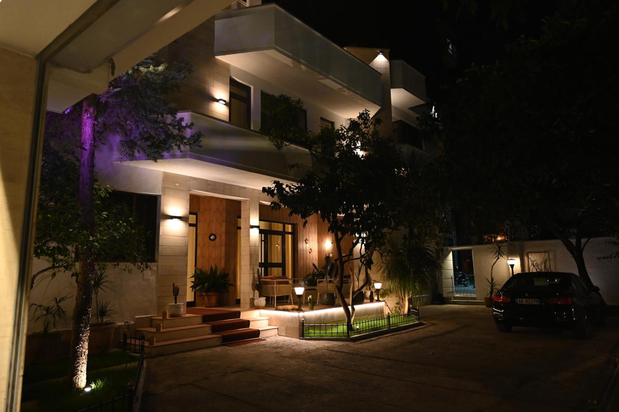 Niche Boutique Hotel Tirana Esterno foto