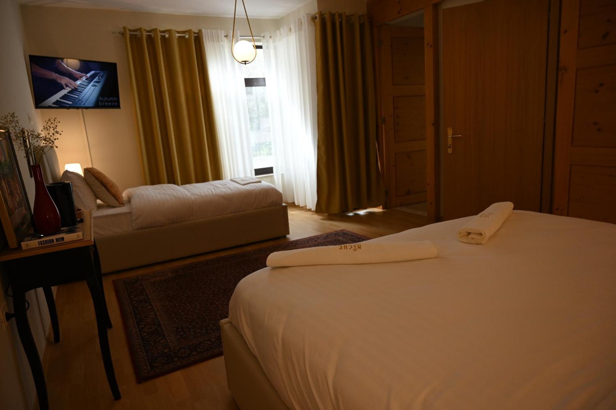 Niche Boutique Hotel Tirana Esterno foto