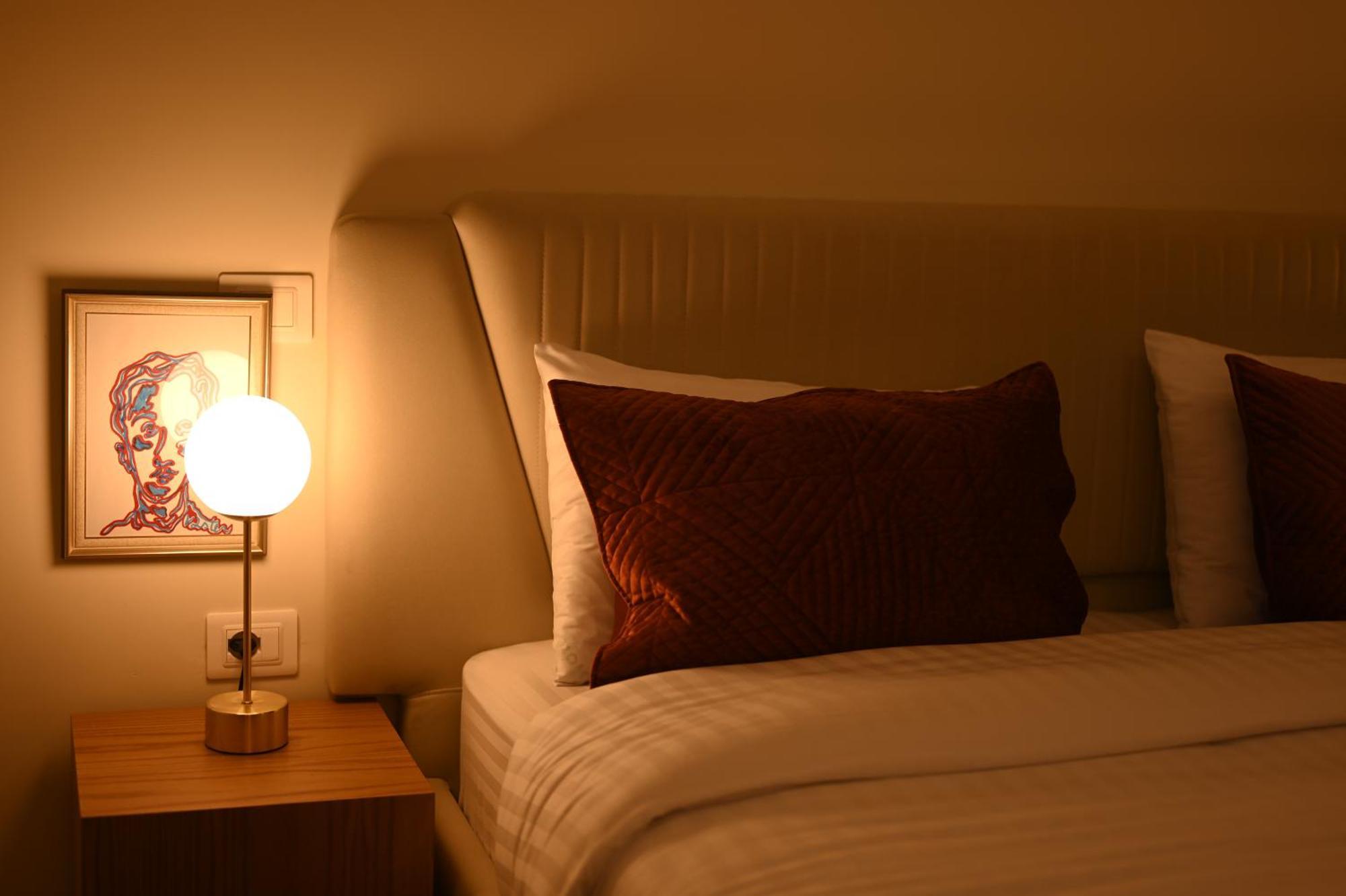 Niche Boutique Hotel Tirana Esterno foto